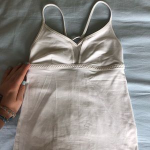 Lululemon size 2 breathable tanktop w built in bra